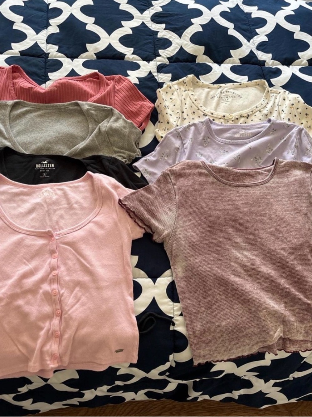Hollister Women's Tee & Top Bundle - Pink, Mauve, Gray, Black, Cream, Lilac